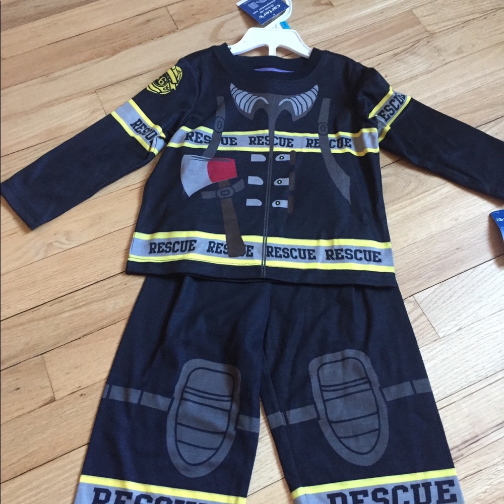 Carter’s fireman 🚒 pajama set